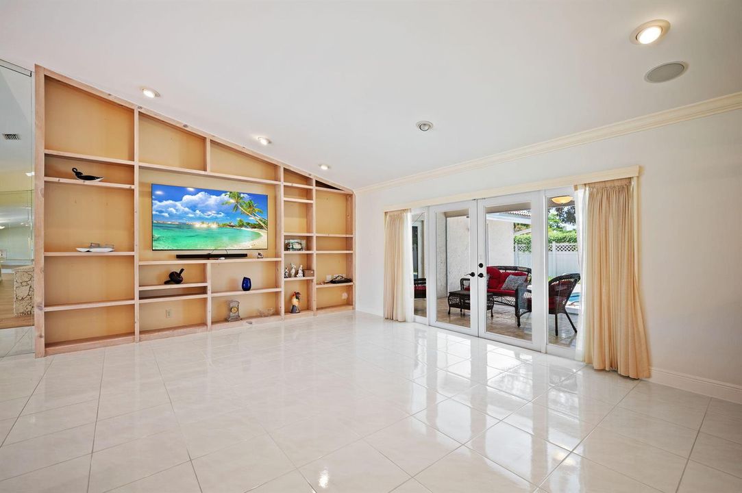 8-web-or-mls-10801-nw-7th-st