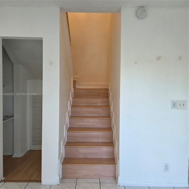 На продажу: $195,000 (2 спален, 2 ванн, 1200 Квадратных фут)
