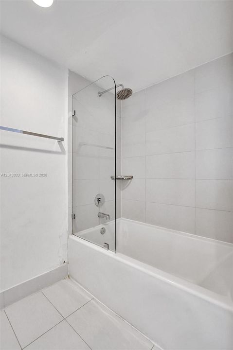 На продажу: $329,000 (2 спален, 2 ванн, 1028 Квадратных фут)