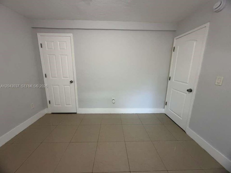 En Renta: $1,475 (1 camas, 1 baños, 11052 Pies cuadrados)