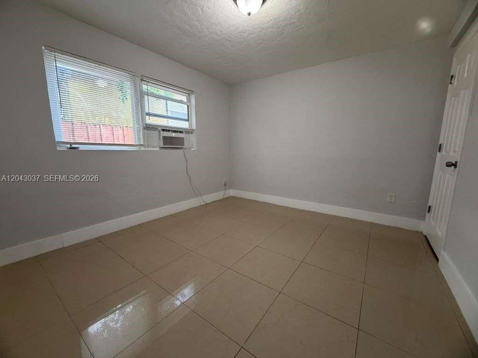 En Renta: $1,475 (1 camas, 1 baños, 11052 Pies cuadrados)
