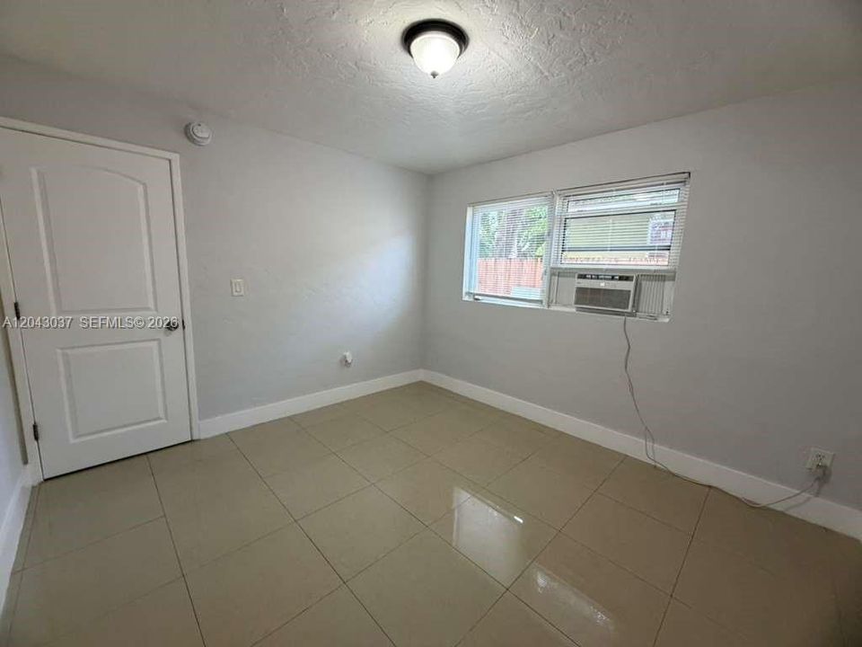 En Renta: $1,475 (1 camas, 1 baños, 11052 Pies cuadrados)