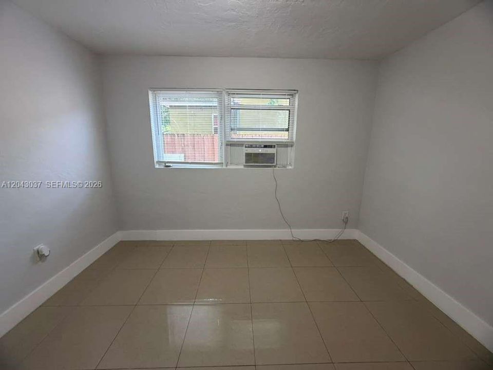 En Renta: $1,475 (1 camas, 1 baños, 11052 Pies cuadrados)