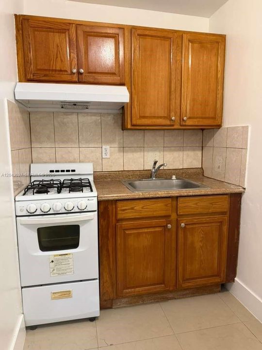 En Renta: $1,475 (1 camas, 1 baños, 11052 Pies cuadrados)