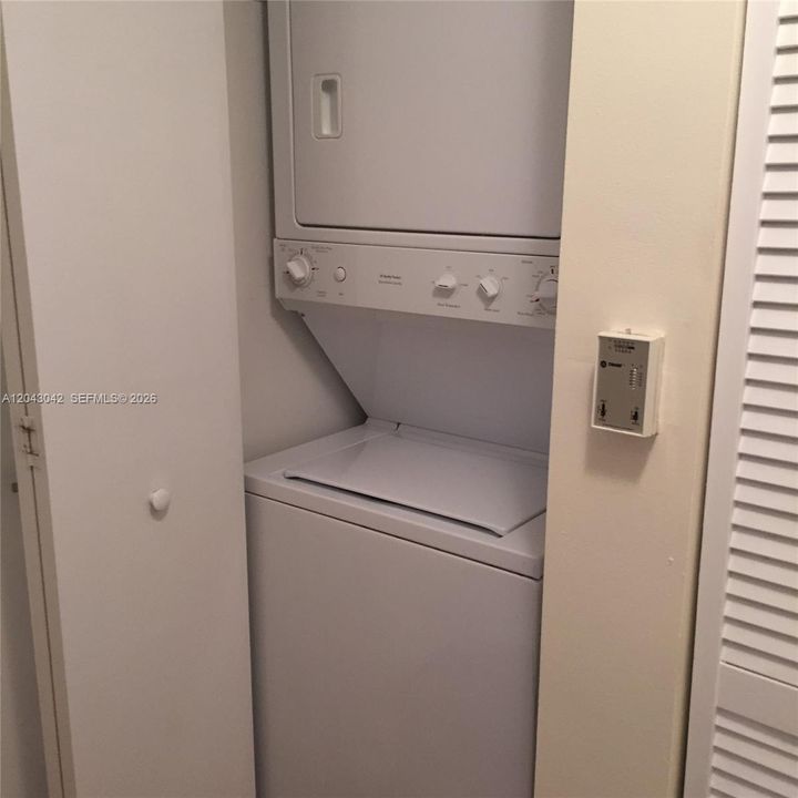 For Rent: $3,150 (2 beds, 2 baths, 1061 Square Feet)