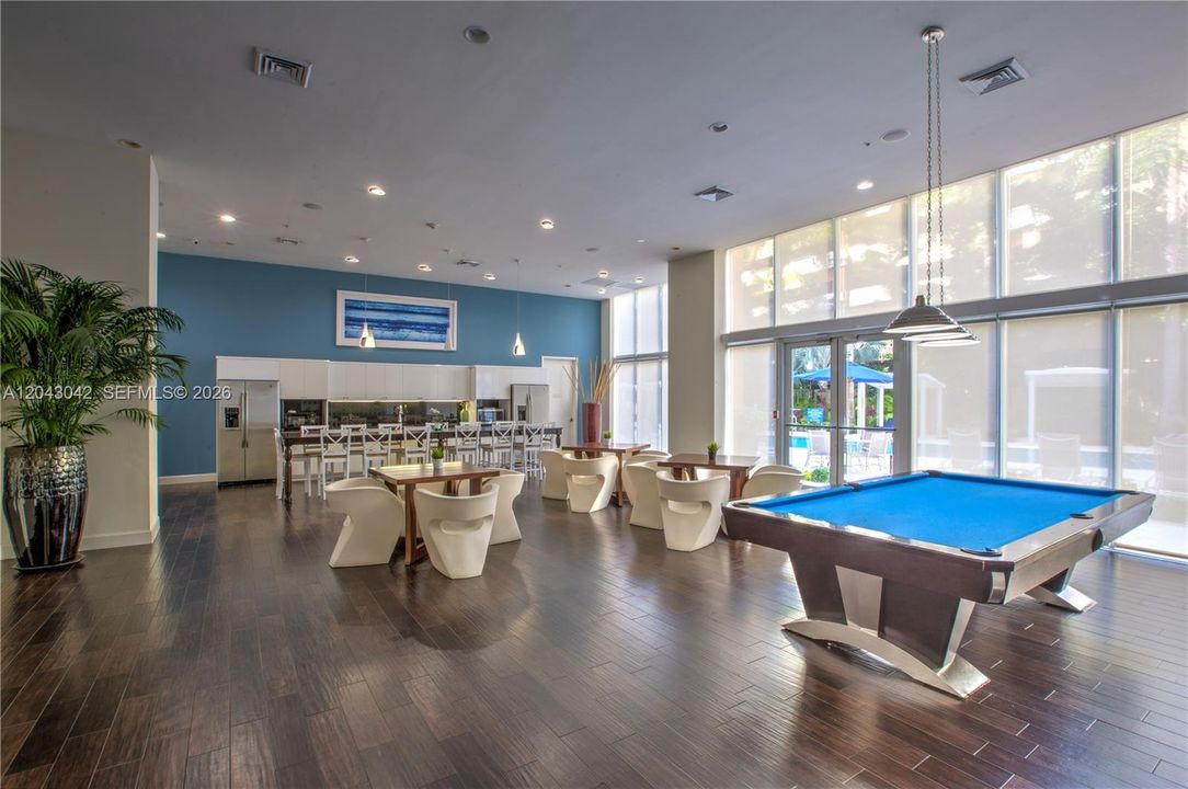 For Rent: $3,150 (2 beds, 2 baths, 1061 Square Feet)