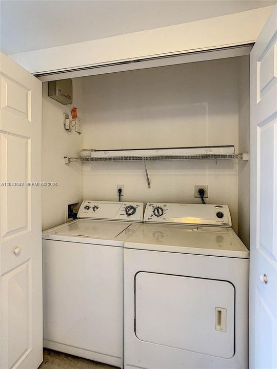 На продажу: $282,000 (2 спален, 2 ванн, 977 Квадратных фут)