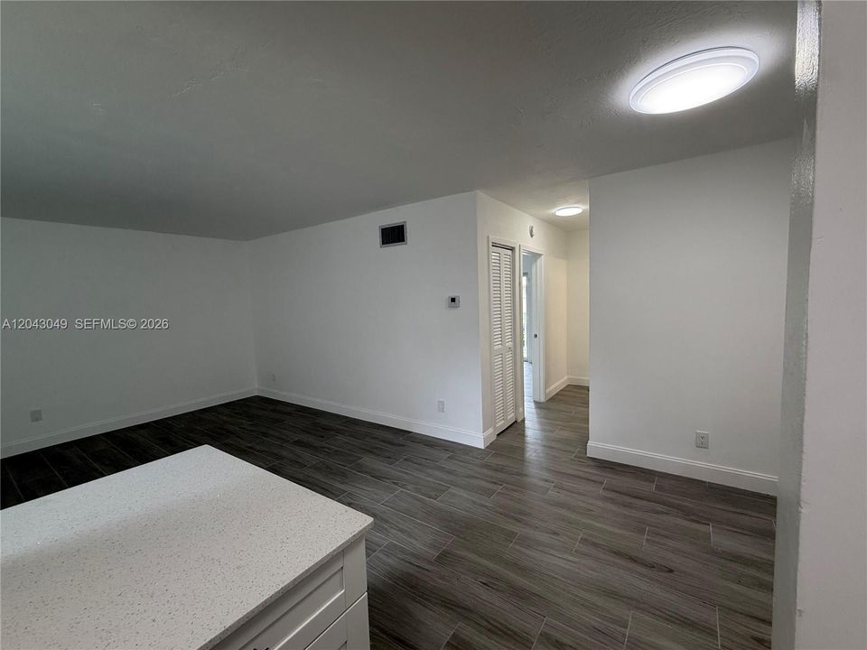 В аренду: $1,800 (1 спален, 1 ванн, 0 Квадратных фут)