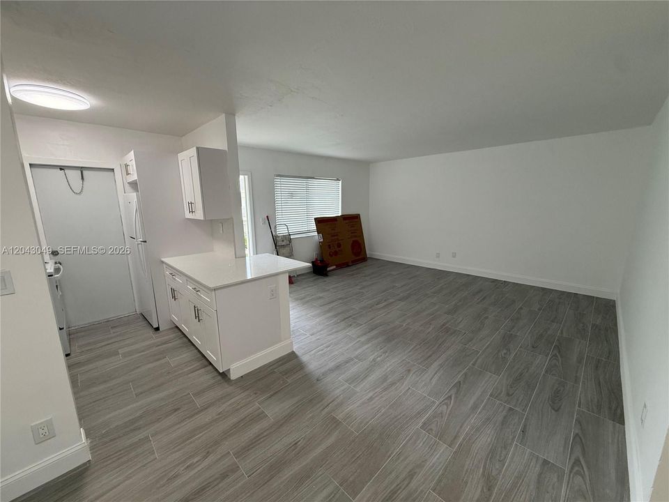 В аренду: $1,800 (1 спален, 1 ванн, 0 Квадратных фут)