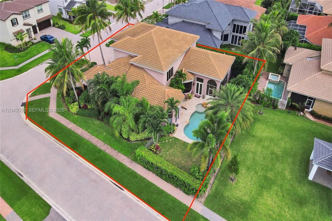 En Venta: $1,300,000 (6 camas, 6 baños, 4538 Pies cuadrados)