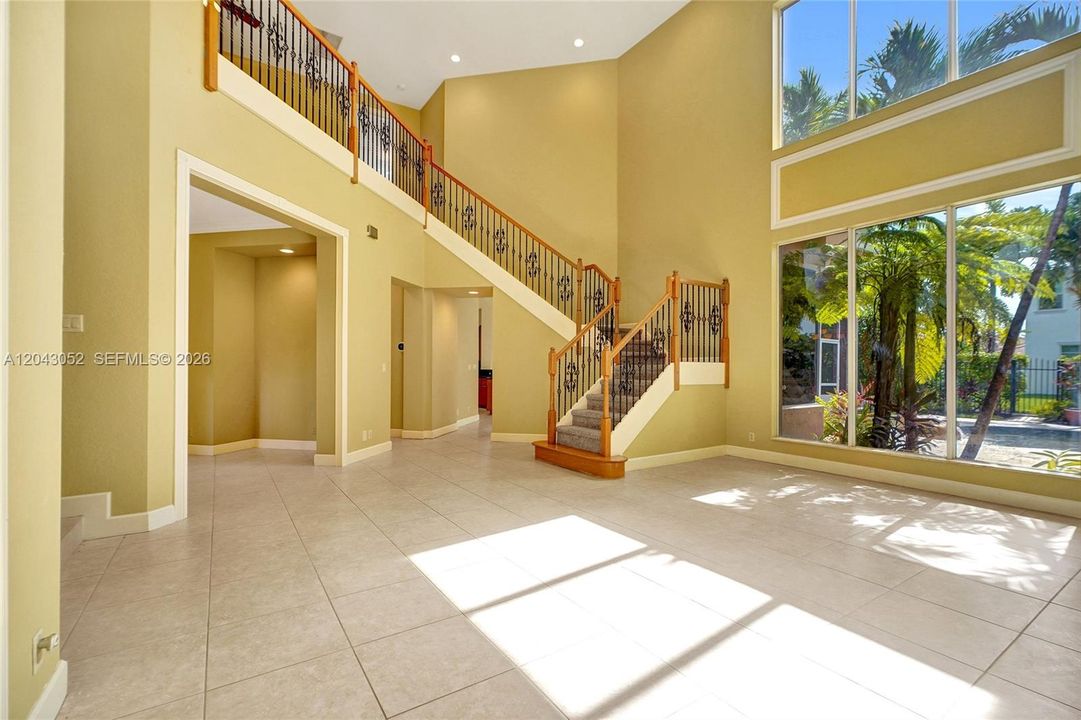 En Venta: $1,300,000 (6 camas, 6 baños, 4538 Pies cuadrados)