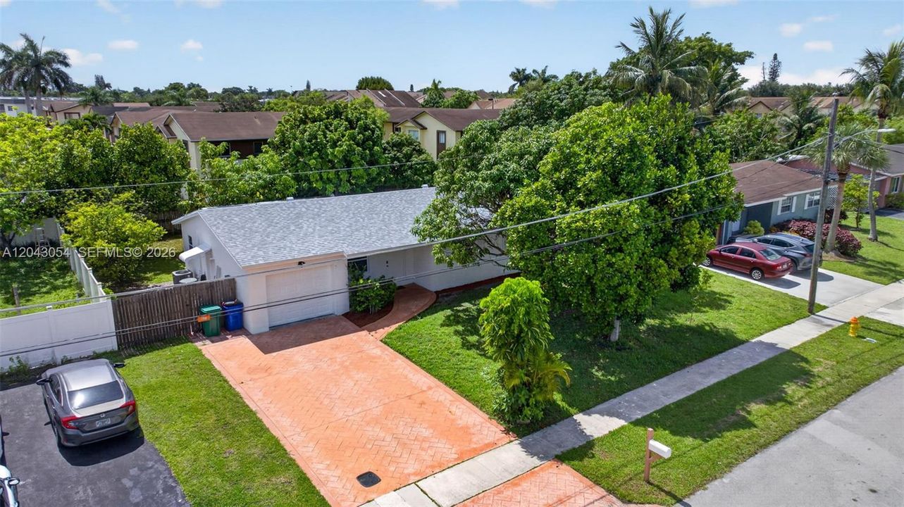 На продажу: $469,999 (3 спален, 2 ванн, 1162 Квадратных фут)