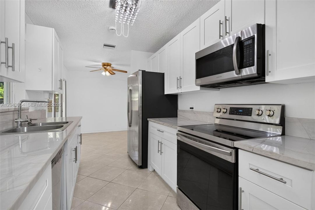 На продажу: $469,999 (3 спален, 2 ванн, 1162 Квадратных фут)