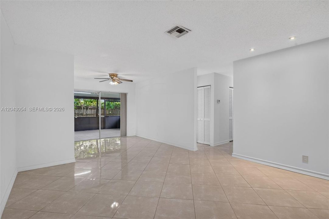 На продажу: $469,999 (3 спален, 2 ванн, 1162 Квадратных фут)