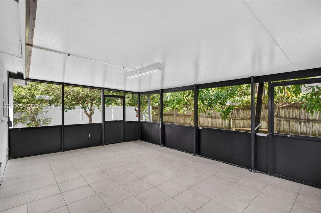 На продажу: $469,999 (3 спален, 2 ванн, 1162 Квадратных фут)