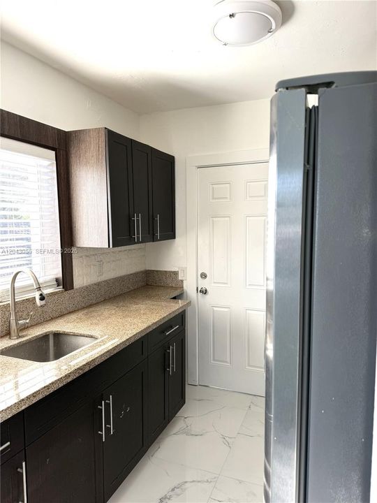 В аренду: $1,750 (1 спален, 1 ванн, 2792 Квадратных фут)