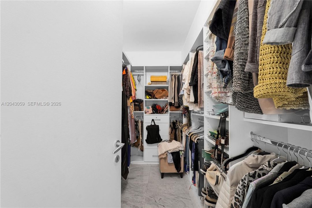 На продажу: $3,390,000 (4 спален, 4 ванн, 3163 Квадратных фут)