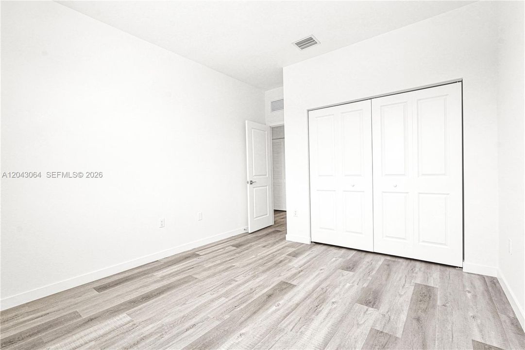 На продажу: $661,990 (5 спален, 4 ванн, 0 Квадратных фут)