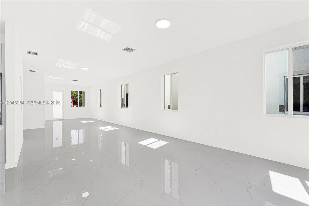 На продажу: $661,990 (5 спален, 4 ванн, 0 Квадратных фут)