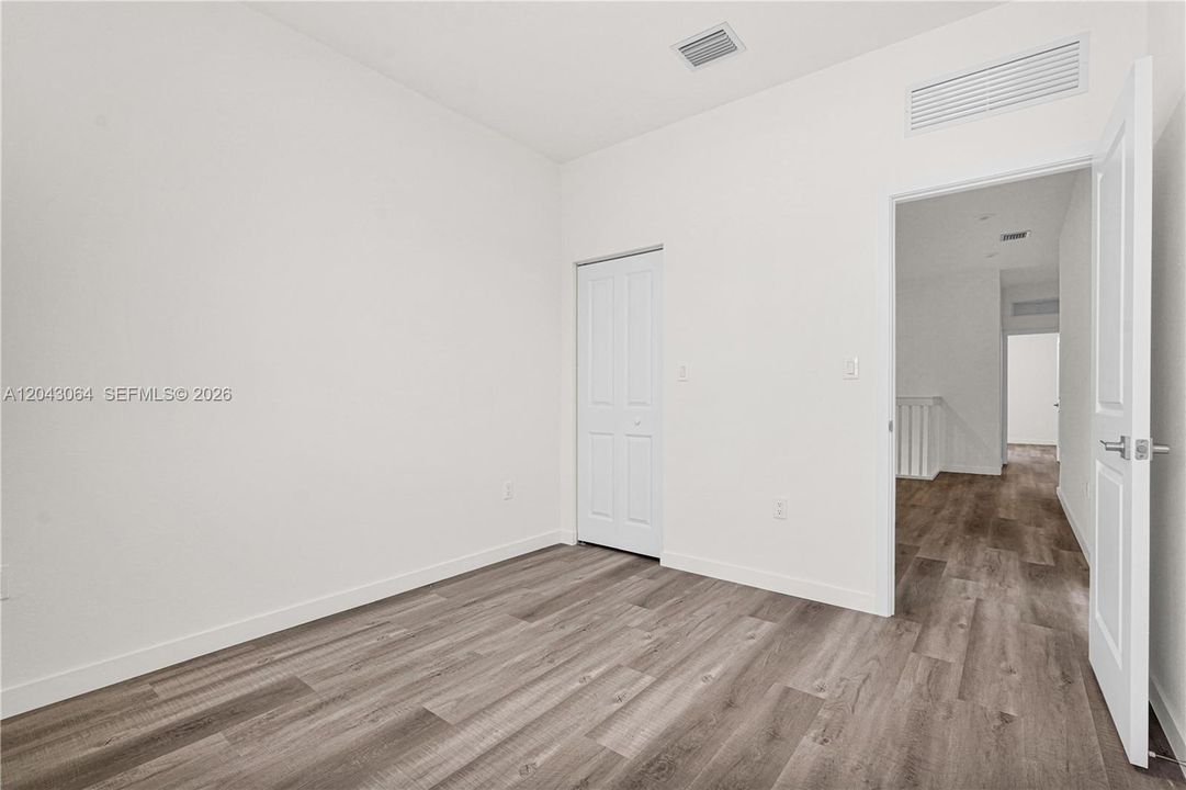 На продажу: $661,990 (5 спален, 4 ванн, 0 Квадратных фут)