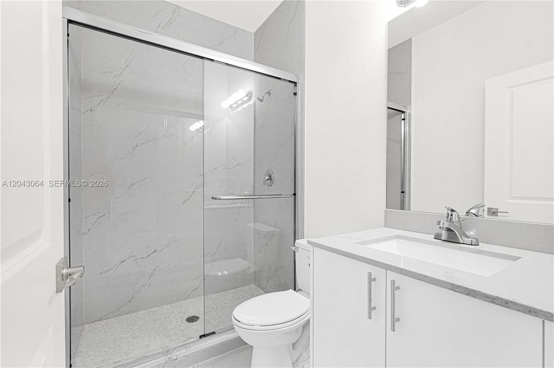 На продажу: $661,990 (5 спален, 4 ванн, 0 Квадратных фут)