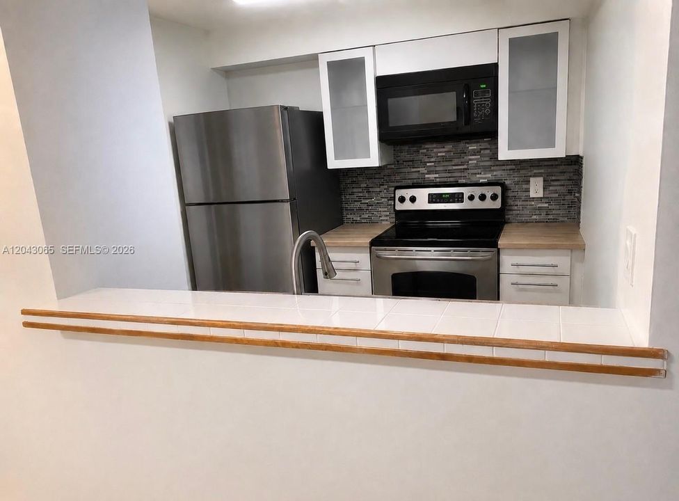 For Rent: $2,400 (3 beds, 2 baths, 1119 Square Feet)