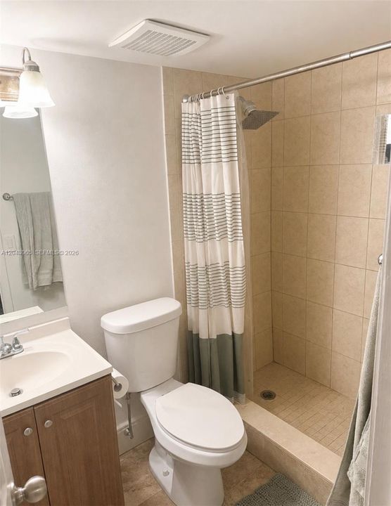 For Rent: $2,400 (3 beds, 2 baths, 1119 Square Feet)