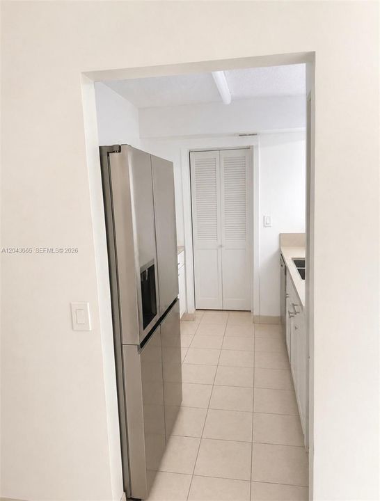 For Rent: $2,400 (3 beds, 2 baths, 1119 Square Feet)