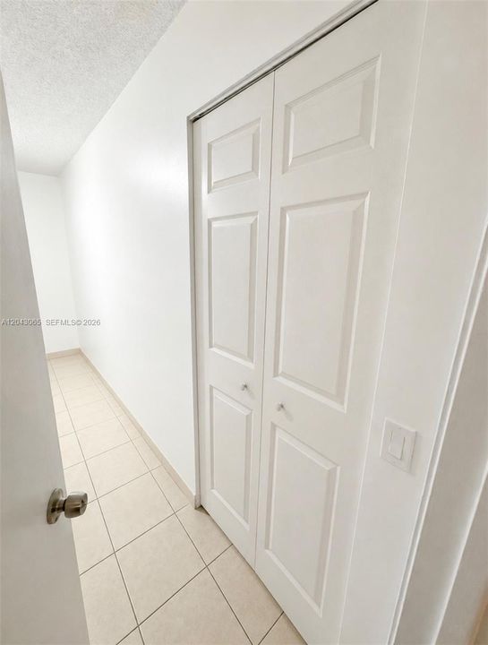 For Rent: $2,400 (3 beds, 2 baths, 1119 Square Feet)