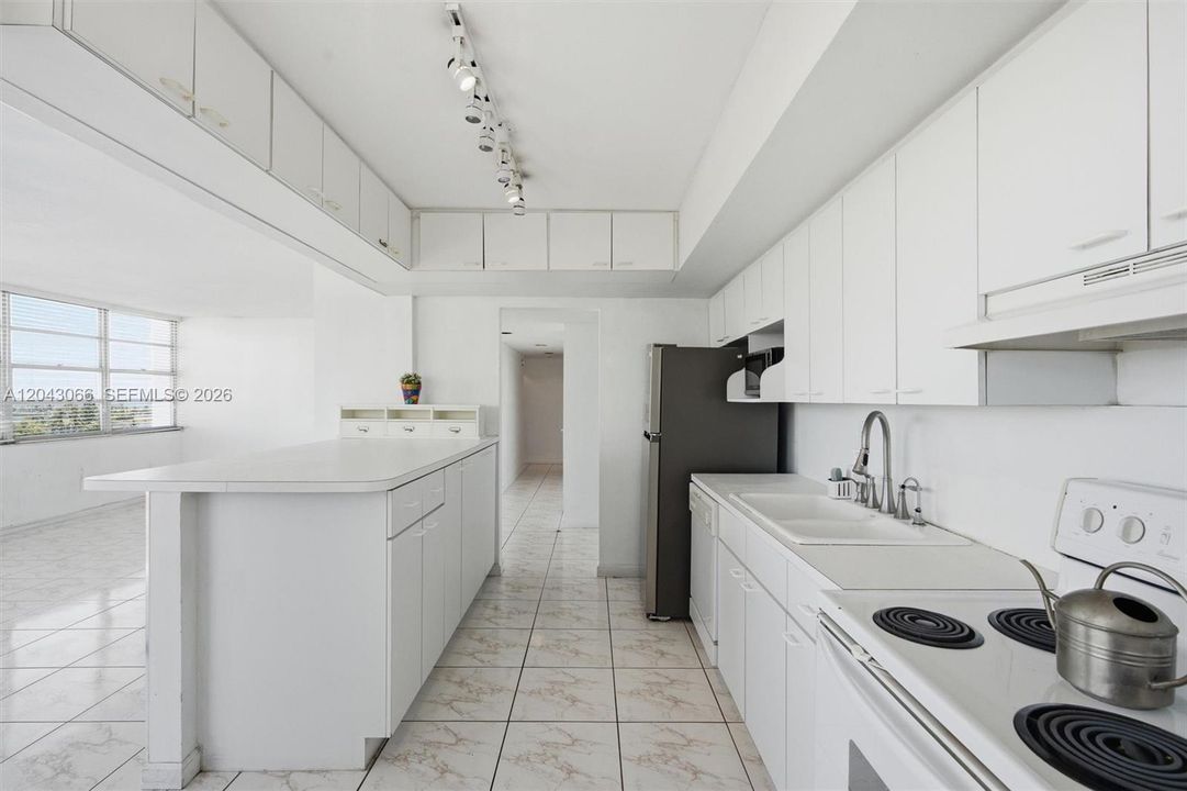 En Venta: $359,000 (2 camas, 2 baños, 1181 Pies cuadrados)