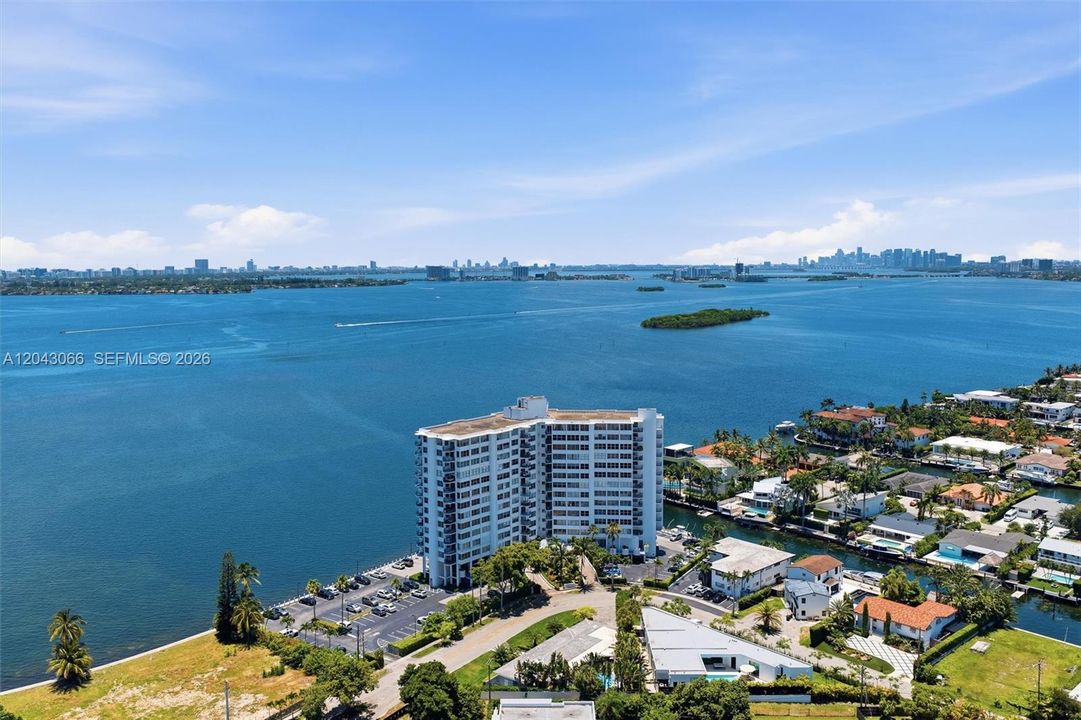 En Venta: $359,000 (2 camas, 2 baños, 1181 Pies cuadrados)