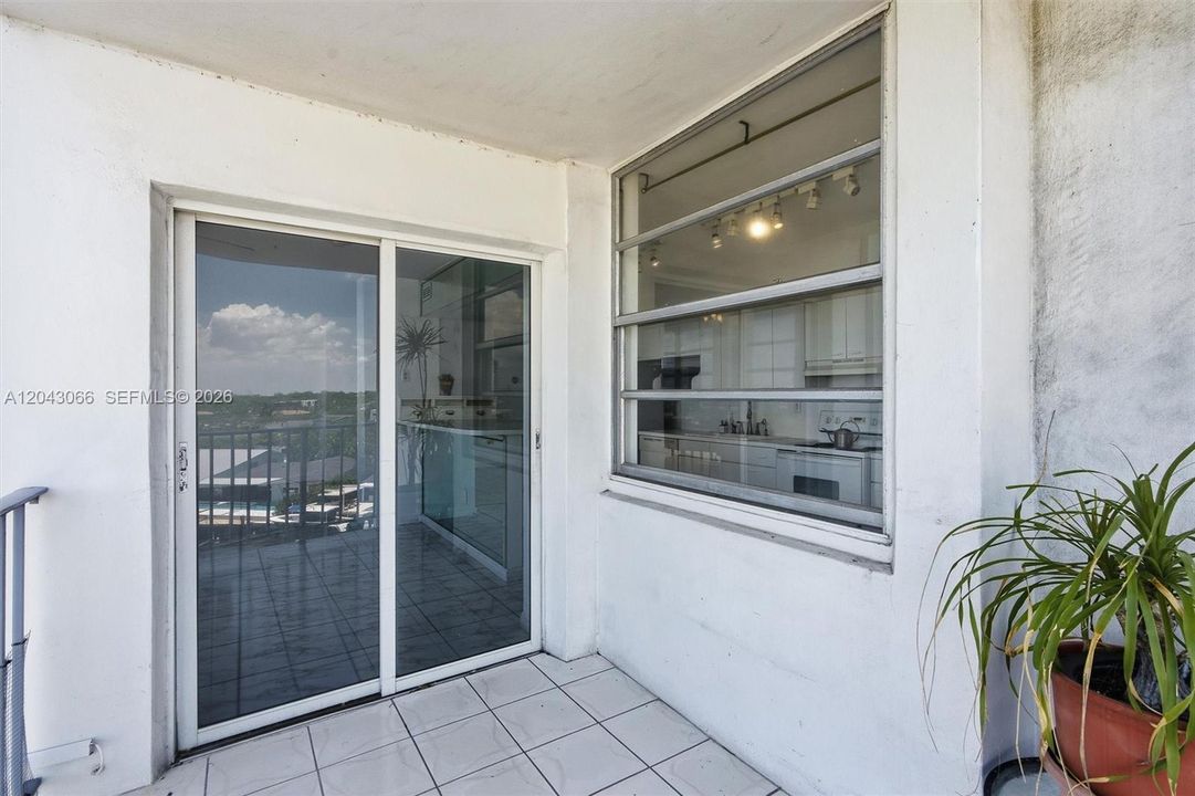 En Venta: $359,000 (2 camas, 2 baños, 1181 Pies cuadrados)