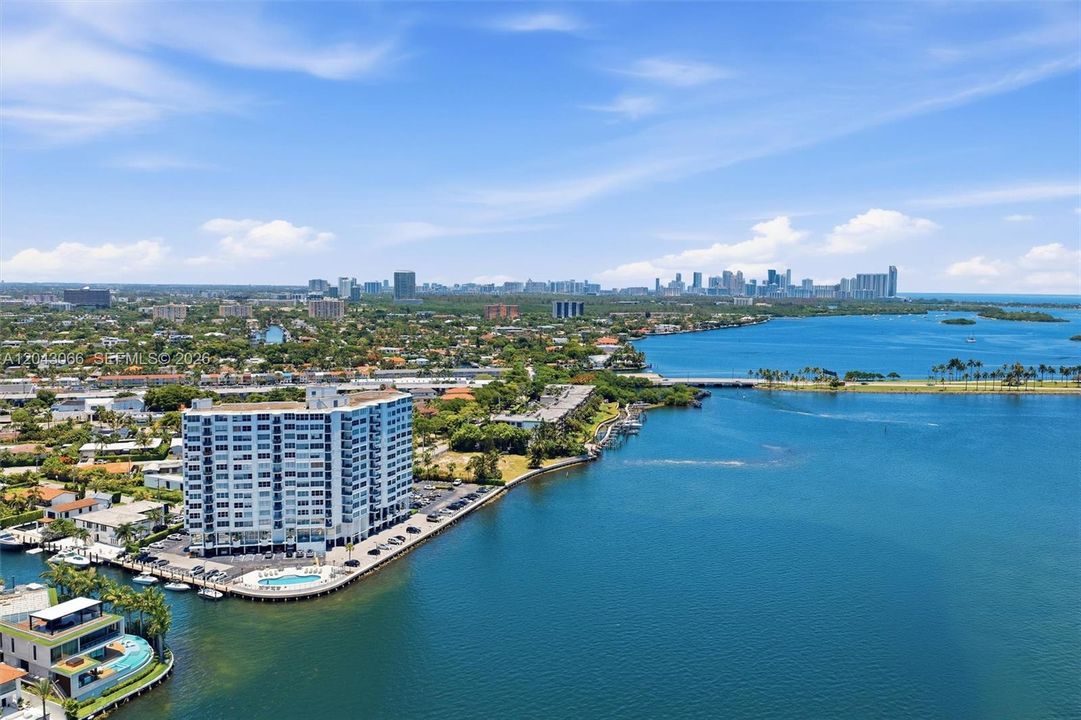 En Venta: $359,000 (2 camas, 2 baños, 1181 Pies cuadrados)