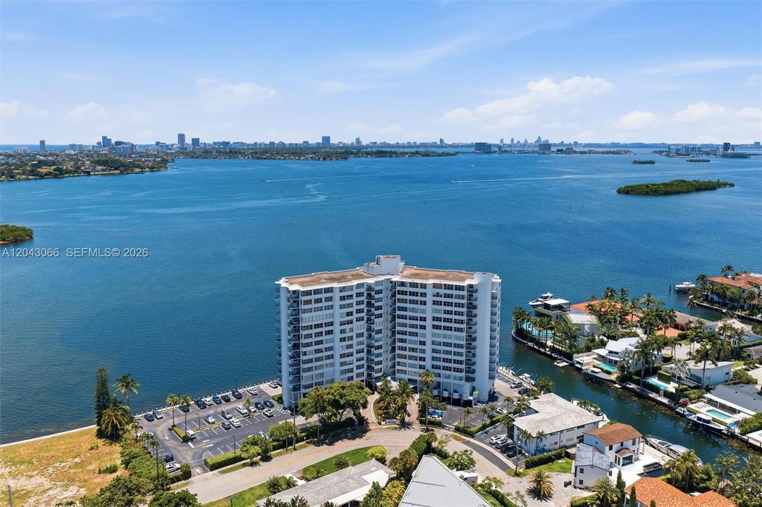 En Venta: $359,000 (2 camas, 2 baños, 1181 Pies cuadrados)