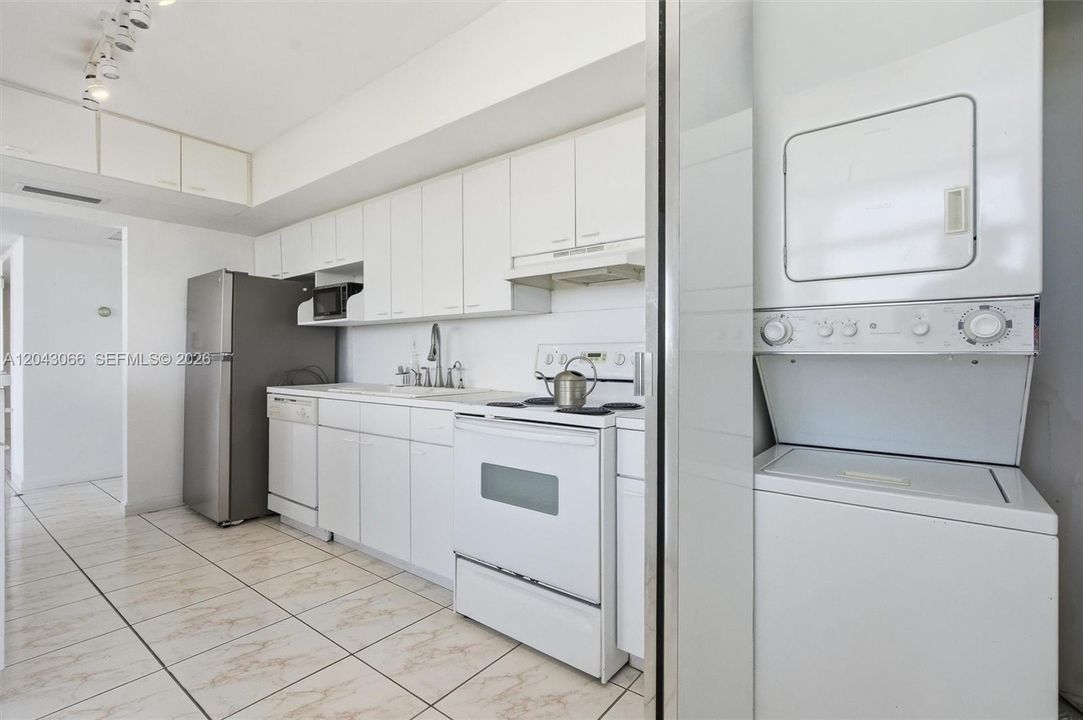 En Venta: $359,000 (2 camas, 2 baños, 1181 Pies cuadrados)
