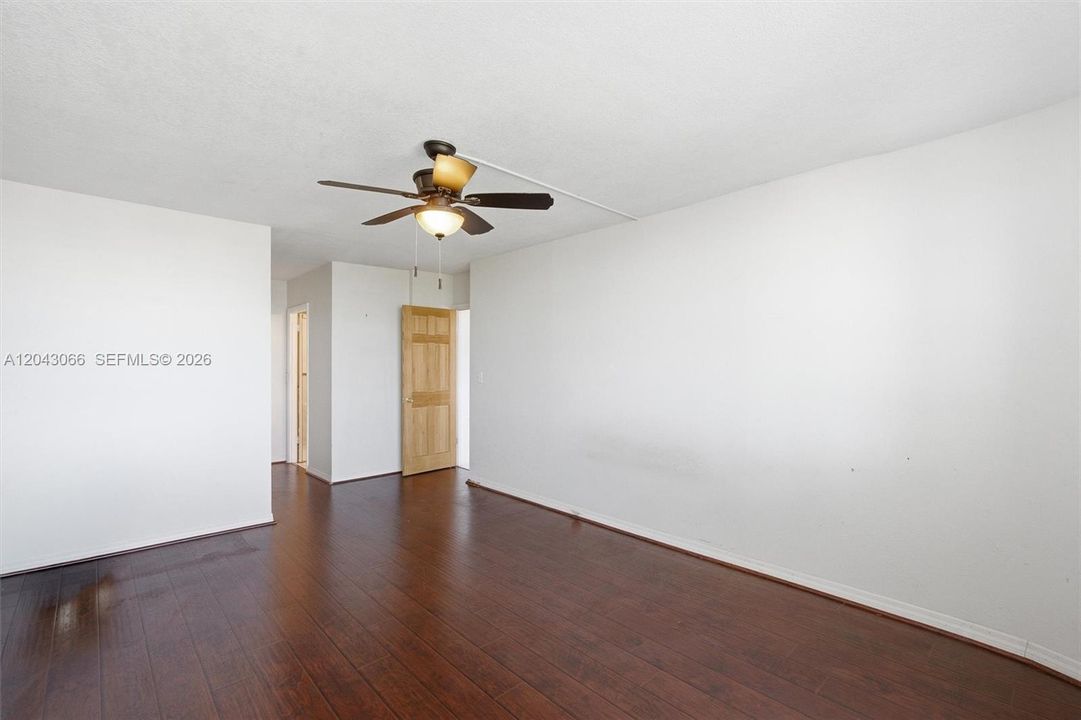 En Venta: $359,000 (2 camas, 2 baños, 1181 Pies cuadrados)