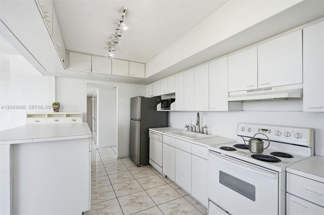 En Venta: $359,000 (2 camas, 2 baños, 1181 Pies cuadrados)