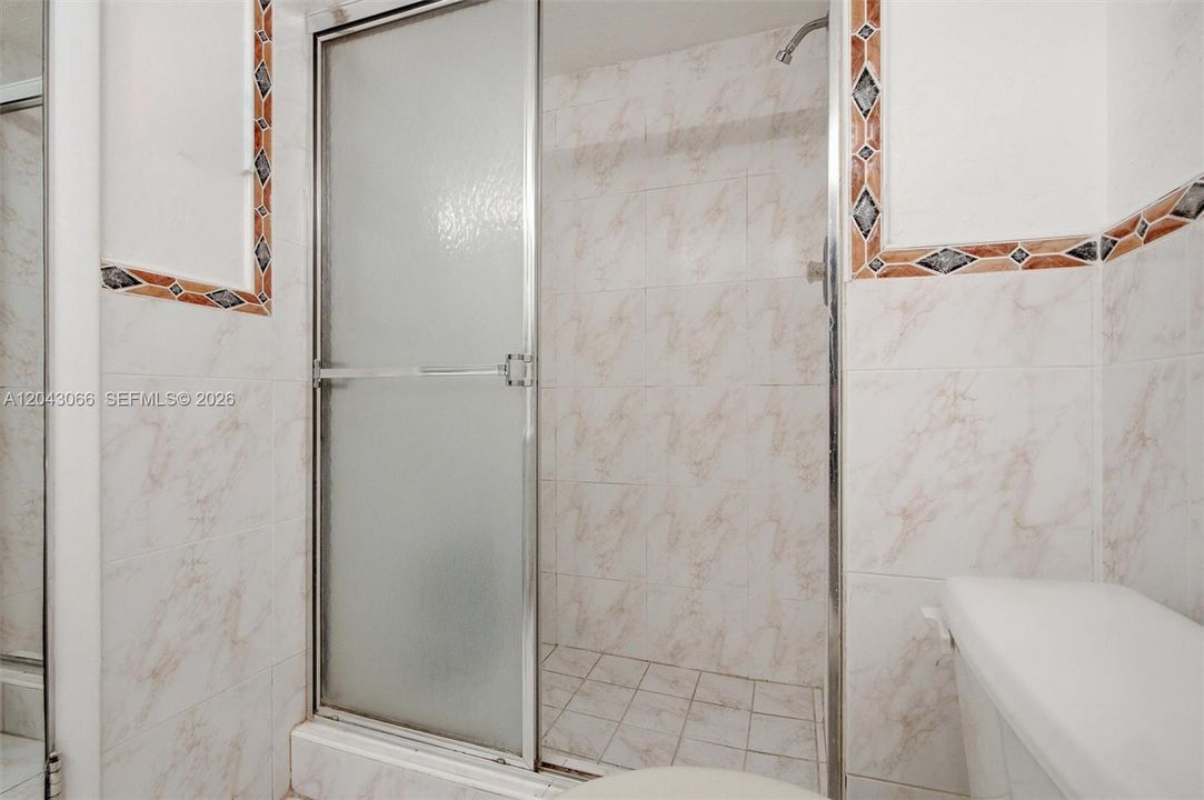 En Venta: $359,000 (2 camas, 2 baños, 1181 Pies cuadrados)