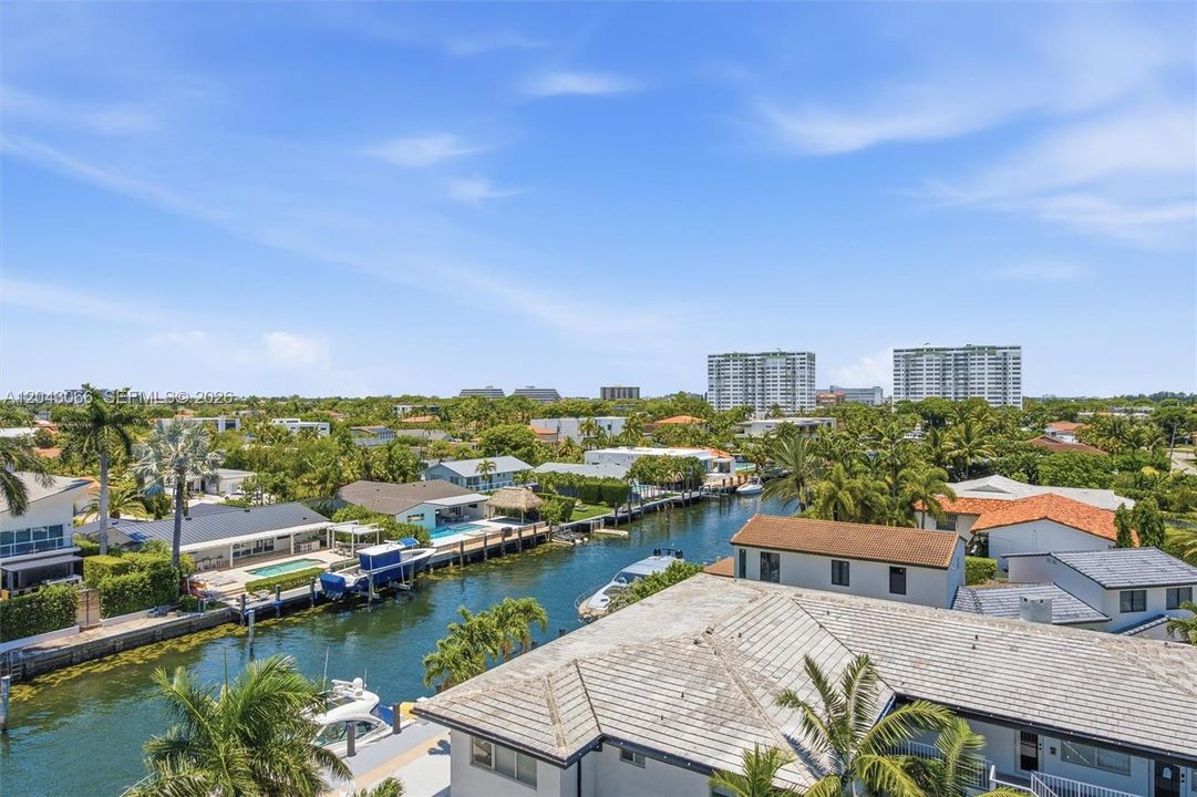 En Venta: $359,000 (2 camas, 2 baños, 1181 Pies cuadrados)