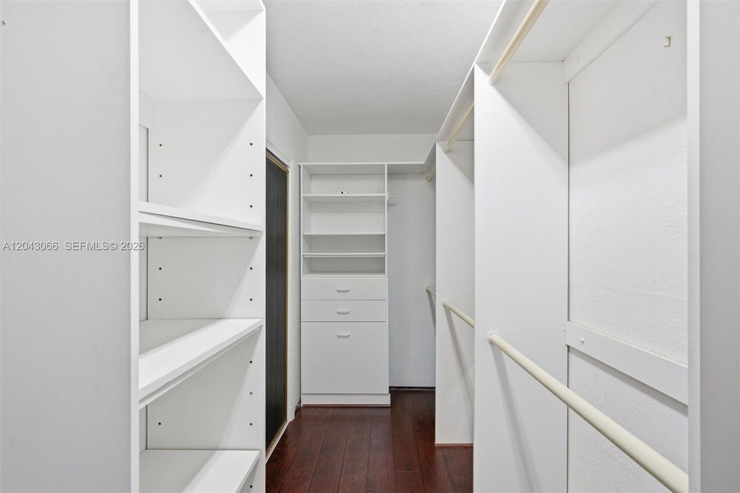 En Venta: $359,000 (2 camas, 2 baños, 1181 Pies cuadrados)