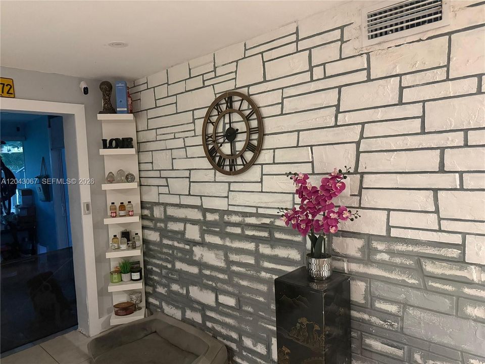 For Sale: $520,000 (2 beds, 2 baths, 1232 Square Feet)