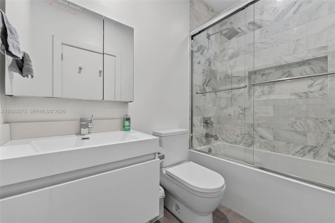 На продажу: $899,000 (2 спален, 2 ванн, 1280 Квадратных фут)