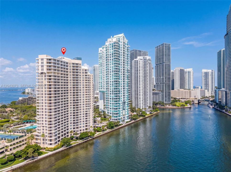 На продажу: $899,000 (2 спален, 2 ванн, 1280 Квадратных фут)