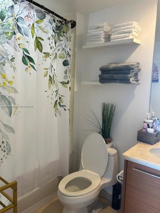 For Rent: $3,000 (1 beds, 1 baths, 800 Square Feet)