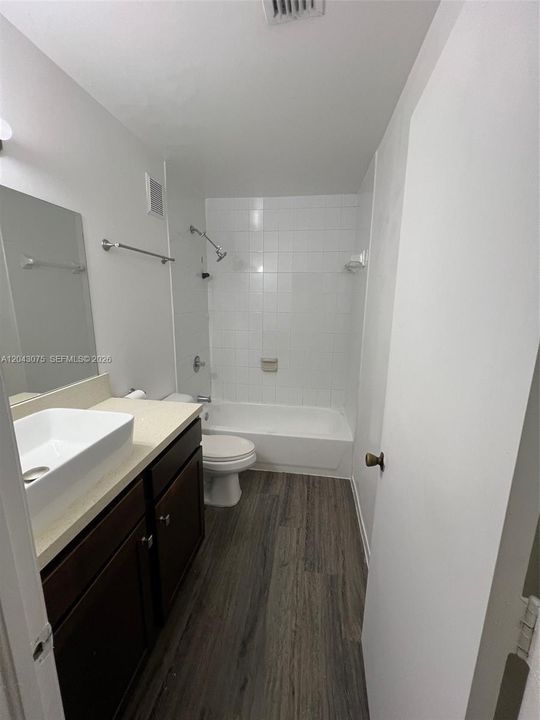 For Rent: $3,250 (4 beds, 3 baths, 1590 Square Feet)