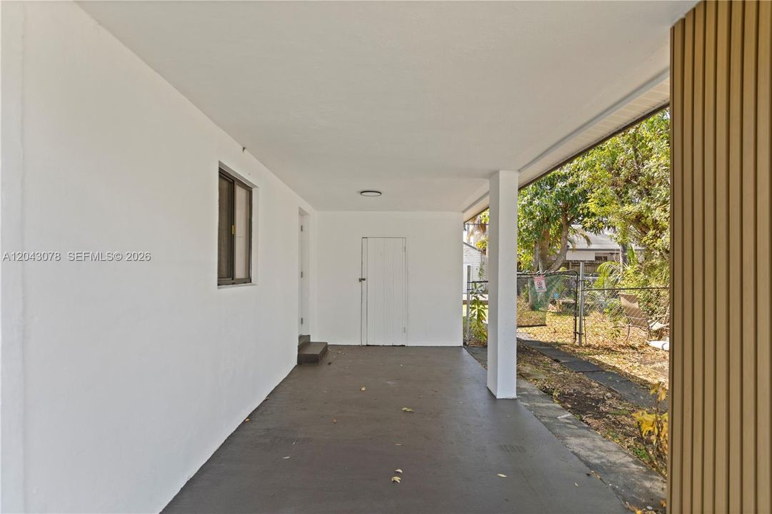 В аренду: $3,595 (3 спален, 2 ванн, 1450 Квадратных фут)
