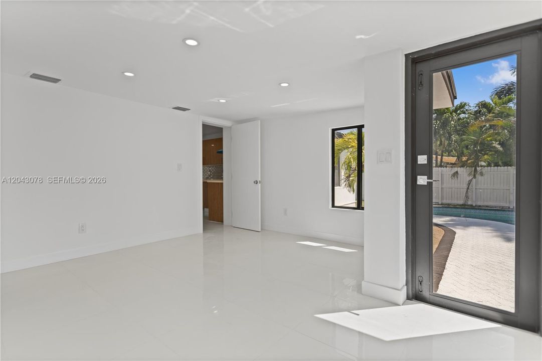 В аренду: $3,595 (3 спален, 2 ванн, 1450 Квадратных фут)