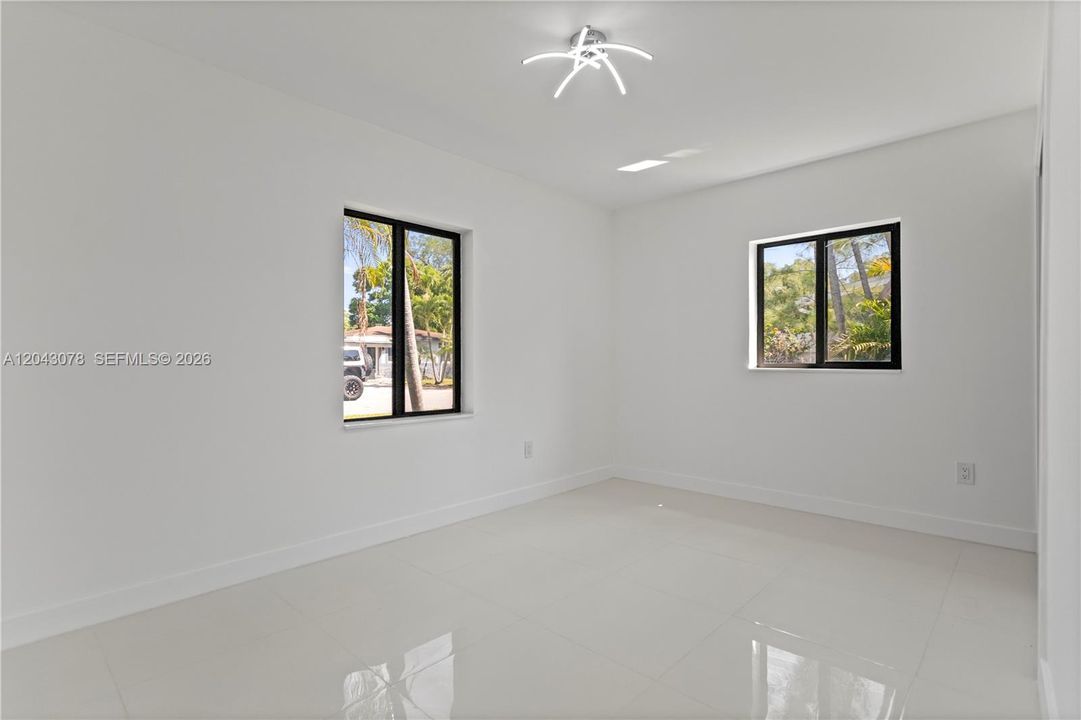В аренду: $3,595 (3 спален, 2 ванн, 1450 Квадратных фут)