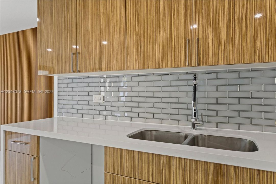 В аренду: $3,595 (3 спален, 2 ванн, 1450 Квадратных фут)