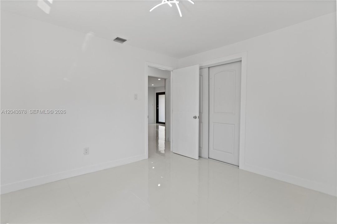 В аренду: $3,595 (3 спален, 2 ванн, 1450 Квадратных фут)